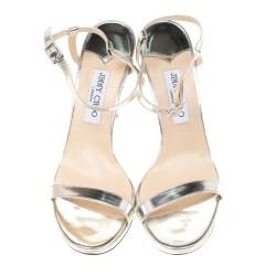 Pre Owned صندل جيمي تشو قماش لاميه غليتر براق رصاصي ميتاليك بحزام للكاحل نعل سميك مقاس 41