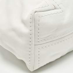 مملوكة مسبقًا حقيبة هوبو جلد بيضاء جيمي تشو سابا