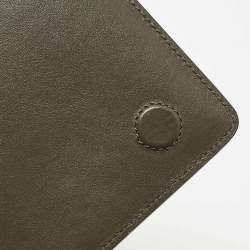 مملوكة مسبقًا Jimmy Choo Varenne Olive Green Croc Embossed Leather Chain Clutch