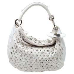 مملوكة مسبقًا Jimmy Choo White Leather Small Star Studded Solar Hobo