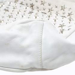 مملوكة مسبقًا Jimmy Choo White Leather Small Star Studded Solar Hobo