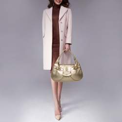 مملوكة مسبقًا حقيبة هوبو جيمي تشو تاليا جلد ذهبي