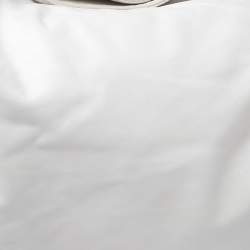 مملوكة مسبقًا حقيبة جيمي تشو سكاي جلد أبيض بطوق