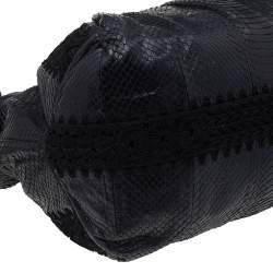 مملوكة مسبقًا حقيبة هوبو جيمي تشو جلد ثعبان أسود مزينة بدانتيل