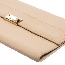 مملوكة مسبقًا حقيبة كلتش جيمي تشو ريس جلد وردى فاتح