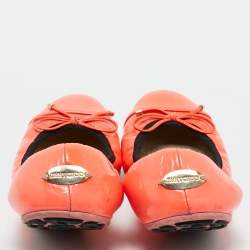 Pre Owned حذاء باليرينا جيمي تشو سكرنش جلد لامع زهري نيون مقاس 37