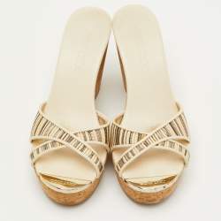 مملوكة مسبقًا Jimmy Choo Pandora Size 35.5 Off White Mesh and Leather Cork Wedge Sandals