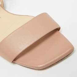 مملوكة مسبقًا صندل جيمي تشو عادرا جلد بيج بحزام للكاحل مسطح مقاس 39 