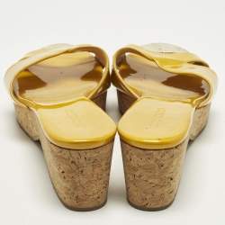 Pre Owned صندل جيمي تشو باندورا ك عب روكي فلين جلد لامع أصفر مسطردة مقاس 37.5