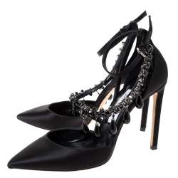 مملوكة مسبقًا حذاء كعب عالي جيمي تشو "فيكتوريا" مزخرف لؤلؤ أسود ساتان أسود مقاس 39