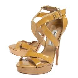 مملوكة مسبقًا Jimmy Choo Beige Patent Leather Vamp Platform Sandals Size 41.5