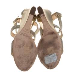 مملوكة مسبقًا صندل جيمى تشو مقدمة مفتوحة سيور متقاطعة كيرا قماش غليتر ذهبى ميتالك مقاس 37.5