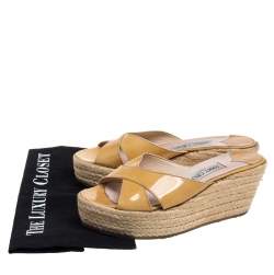 مملوكة مسبقًا صندل جيمى تشو سيور متقاطعة كعب روكى جلد لامع أصفر مقاس 37.5