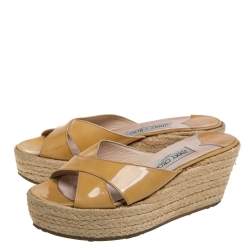 مملوكة مسبقًا صندل جيمى تشو سيور متقاطعة كعب روكى جلد لامع أصفر مقاس 37.5