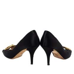 Pre Owned حذاء كعب عالي جيمي تشو ساتان أسود بمقدمة مفتوحة مزين بشعار الماركة مقاس 39