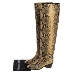 Pre Owned حذاء بوت جيمي تشو بيكا جلد نقشة الثعبان أصفر/أسود فوق الركبة مقاس 38