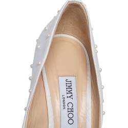 مملوكة مسبقًا Jimmy Choo White Canvas Romy Pearl Embellished Pointed Toe Pumps 39.5