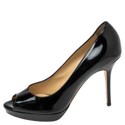 مملوكة مسبقًا حذاء كعب عالي جيمي تشو جلد لامع أسود مقدمة مفتوحة نعل سميك مقاس 38.5