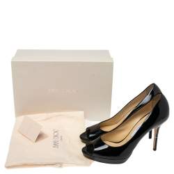 مملوكة مسبقًا حذاء كعب عالي جيمي تشو جلد لامع أسود مقدمة مفتوحة نعل سميك مقاس 38.5