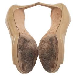 Pre Owned حذاء كعب عالي جيمي تشو جلد لامع بيج نعل سميك مقاس 39