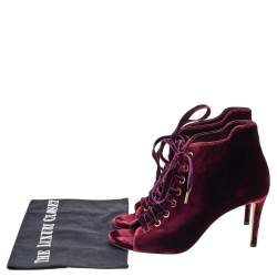 مملوكة مسبقًا حذاء بوت جيمي تشو مافي قطيفة عنابي رباط علوي مقدمة مفتوحة مقاس 37.5