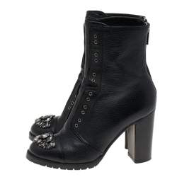 مملوكة مسبقًا بوت كاحل جيمي تشو داتشيت جلد أسود بزخارف كريستال مقاس 38.5