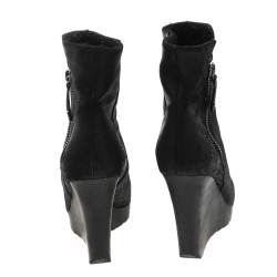 مملوكة مسبقًا Jimmy Choo Black Rugged Suede Britania Wedge Ankle Boots Size 40