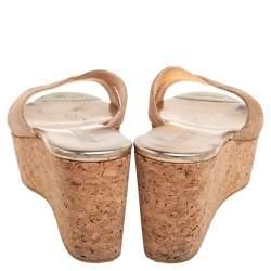 مملوكة مسبقًا صندل كعب روكي جيمي تشو نعل سميك فيلين سويدي ذهبي ميتالك مقاس 39