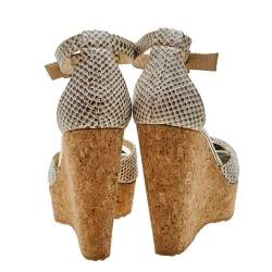 مملوكة مسبقًا صندل جيمي تشو بيلا جلد نقش ثعبان بني / بيج سير حرف تي نعل روكي مقاس 38.5