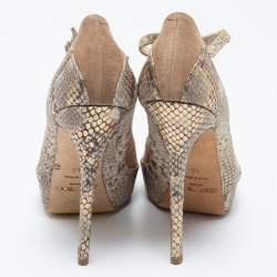 Pre Owned حذاء كعب عالي جيمي تشو تامي جلد نقش ثعبان وسويدي ذهبي / بيج سير كاحل مقاس 40