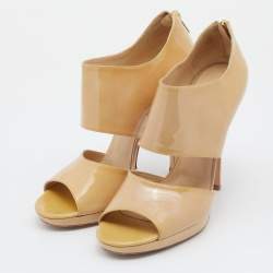 مملوكة مسبقًا صندل جيمي تشو "برايفيت" جلد بيج لامع مقاس 40.5