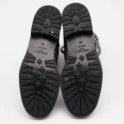 مملوكة مسبقًا حذاء بوت للكاحل جيمي تشو داوسون جلد رصاصي منقوش بإبزيم مزين مقاس 39