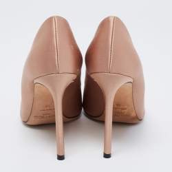 مملوكة مسبقًا حذاء كعب عالي جيمي تشو ساتان وردي فاتح مزين إبزيم مزخرف كريستال مقاس 39