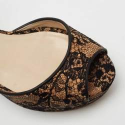 مملوكة مسبقًا Jimmy Choo Beige/Black Cork And Lace Wedge Ankle Strap Sandals Size 37.5