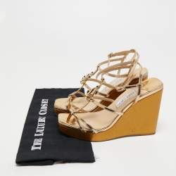 مملوكة مسبقًا Jimmy Choo Gold Leather JC Emblem Wedge Sandals Size 39