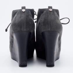 مملوكة مسبقًا Jimmy Choo Grey Suede Baxter Wedge Lace Up Booties Size 37.5