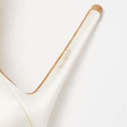 مملوكة مسبقًا Jimmy Choo White Satin Ankle Strap Sandals Size 39