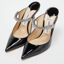 مملوكة مسبقًا صندل سلايد جيمي تشو بينغ جلد أسود لامع بزخارف كريستال ومقدمة مدببة مقاس 38