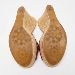 مملوكة مسبقًا Jimmy Choo Burgundy Patent Phyllis Wedge  Sandals Size 39