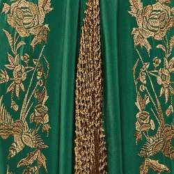 مملوكة مسبقًا فستان جوهانا أورتيز حرير أخضر مطرز كونتيغو إن لا ديستانسيا مع شرايب مقاس صغير (سمول)