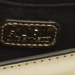 مملوكة مسبقًا حقيبة كتف كارل لاغرفيلد فضية جلد كيه/توقيع