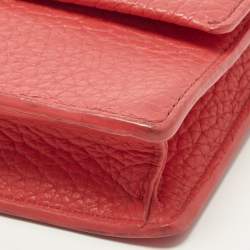 مملوكة مسبقًا Kate Spade Coral Red Grained Leather Clutch
