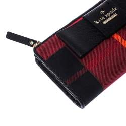 Pre Owned Kate Spade Red/Black Checkered Canvas Julia Street Plaid Nisha Wallet