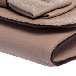 مملوكة مسبقًا  محفظة كيت سبيد ميلو جلد وردي فاتح بسلسلة