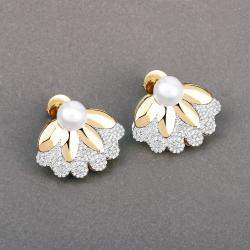 مملوكة مسبقًا أقراط بتصميم زهرة بتلات بوزن 4.00 قيراط من اللؤلؤ والألماس بالذهب الأصفر عيار 14