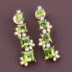 Pre Owned أقراط متعددة بوزن 9.86 قيراط من البيريدوت والألماس بالذهب الأصفر عيار 14