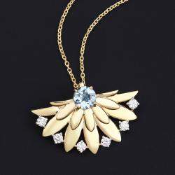 مملوكة مسبقًا دلاية بمروحة زهرية بحجر الأكوامارين والماس 0.68 قيراط وذهب أصفر عيار 14 قيراط