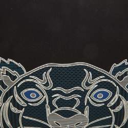 مملوكة مسبقًا Kenzo Black Fabric Tiger Print Flat Zip Pouch