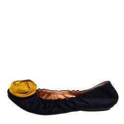 Pre Owned Lanvin Black/Yellow Satin Rose Applique Embellished Scrunch Ballet Flats Size 38