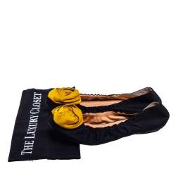 Pre Owned Lanvin Black/Yellow Satin Rose Applique Embellished Scrunch Ballet Flats Size 38